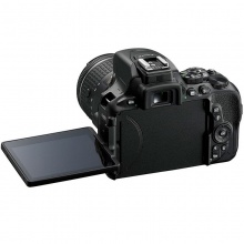 尼康（Nikon）单反相机套机D5600（AF-P DX 尼克尔 18-55mm f/3.5-5.6G VR）（天利HMCUV55MM/尼康EN-EL14电池/读卡器/清洁套装/相机包+三脚架）