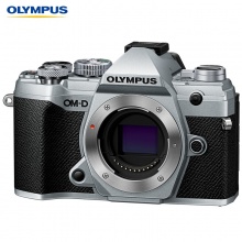 奥林巴斯（OLYMPUS）E-M5 Mark III 数码相机（含32G内存卡/相机包）